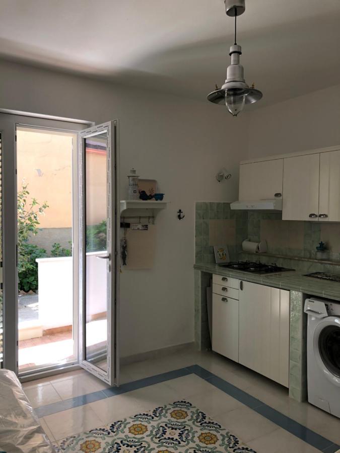 Апартаменты La Mesonette A Due Passi Dal Mare Тропея Экстерьер фото